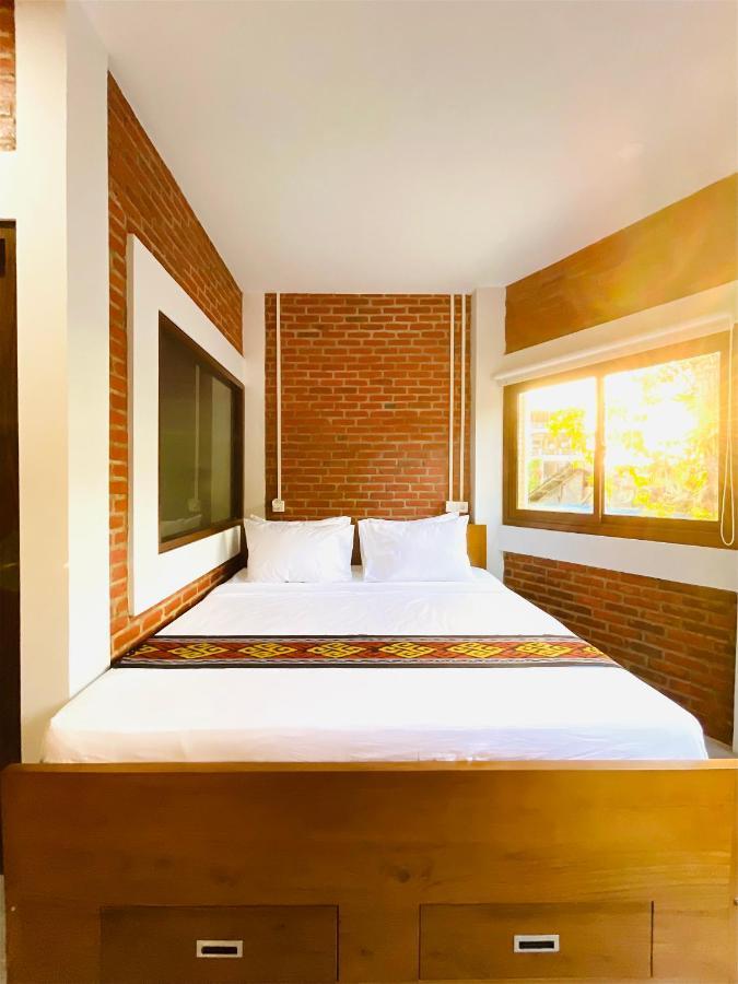 Puu Pau Hotel & Coffee Shop Labuan Bajo Buitenkant foto