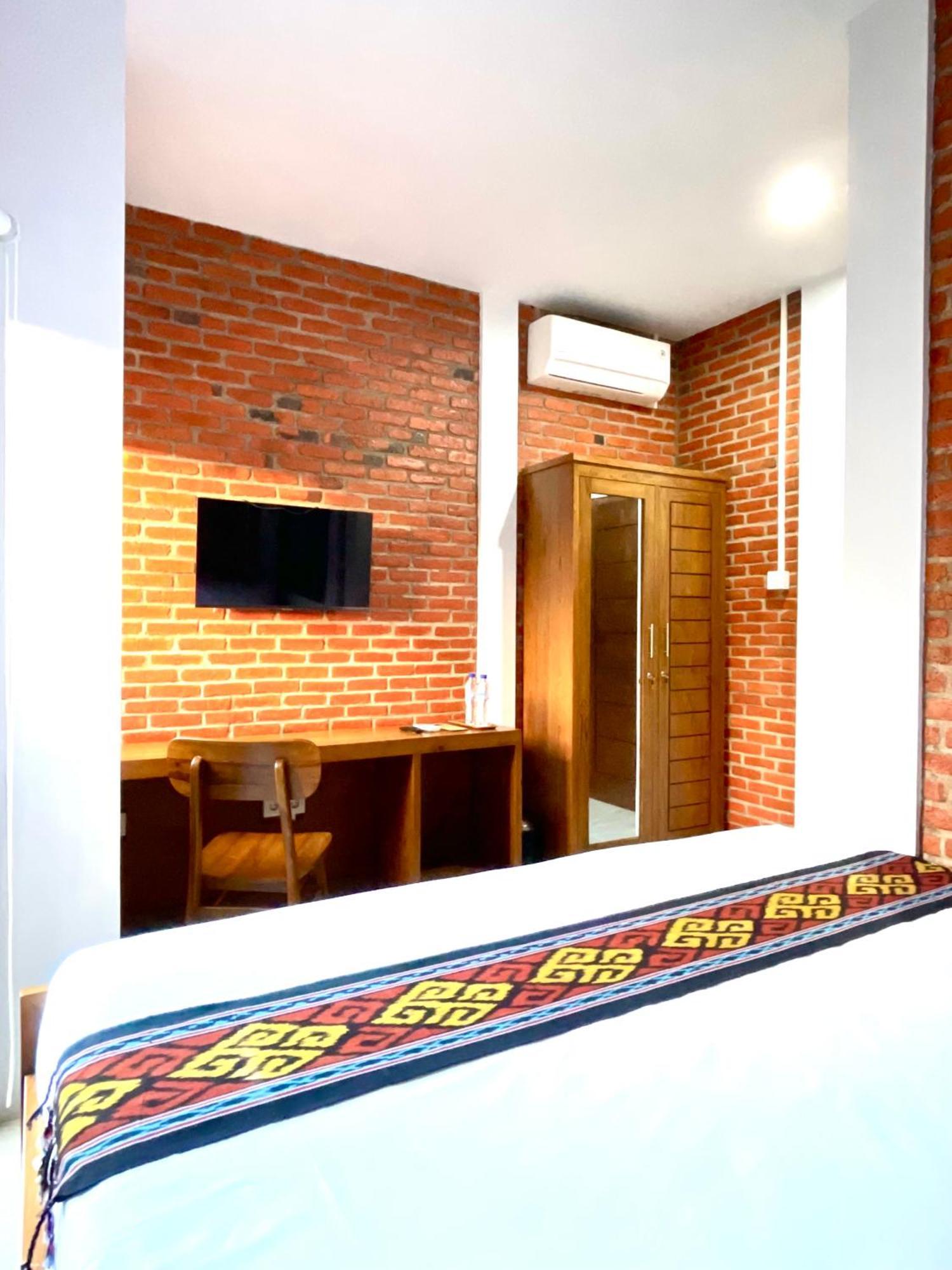 Puu Pau Hotel & Coffee Shop Labuan Bajo Buitenkant foto